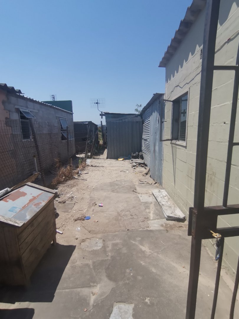 1 Bedroom Property for Sale in Kalkfontein Western Cape
